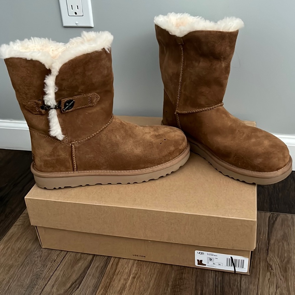 *** New Uggs ***